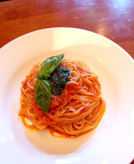 フランスダイニング　KOZEN　トマトの冷製パスタ