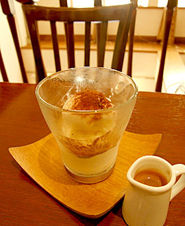 sweets factory caffe bambino　アフォガード