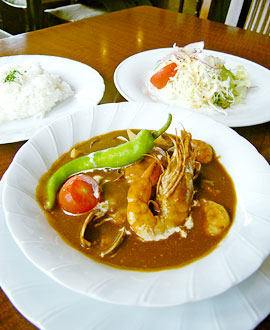 ビストロ　パザパ　1週間かけて作る　芦北海の幸カレー