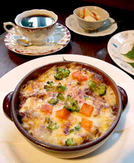 まざぁぐーす　焼きカレー（サラダ付）