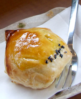 白藤天明堂　栗あんパイ