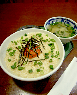 お肉屋さんのはじめたアットホーム居酒屋　甘味甘味紅鶏　明太とろろめし