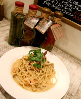 osteria vicolo　生ウニのクリームパスタ