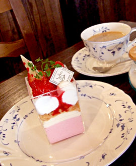 創作仏蘭西菓子　ロワゾー・ブルー　苺の森