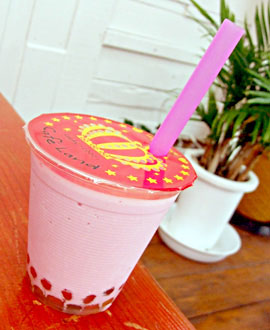 カフェランド大津　木いちごシェイク