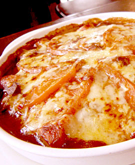 ティールームコッツウォルズ　いちごのワッフル