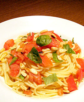 イタリア料理　カプリチョーザ　熊本上通り店　トマトとバジリコのスパゲティ