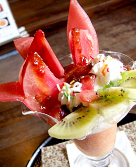 ギャラリー　GEN　トマトのパフェ