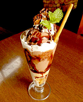 cafe de RAM 東バイパス店　デビルスパフェ