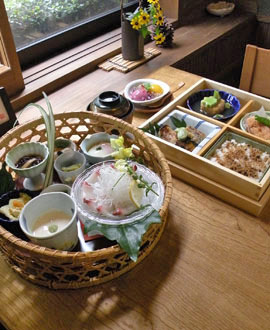 しあわせ手料理　だいこん亭　旬彩弁当