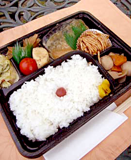 温石惣菜　上通店　お魚のみそ煮のお弁当