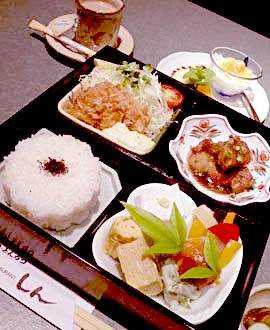 RESTAURANT　しん　しん特製弁当