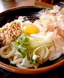 本格手打ちうどん　わらじや　納豆うどん
