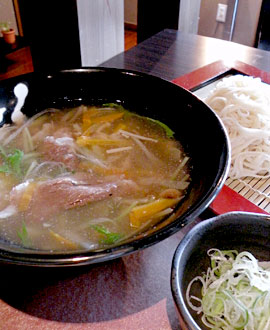 旬彩茶房　和楽　イベリコ豚の温つけうどん