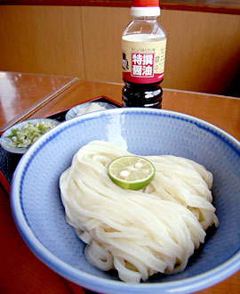 てる山　生じょうゆうどん