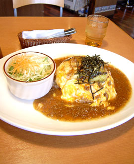 洋食亭　マーボナス風オム