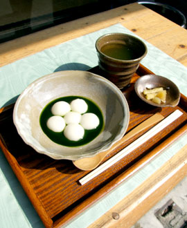 白玉屋新三郎　抹茶みつ白玉（煎茶・お漬物付）